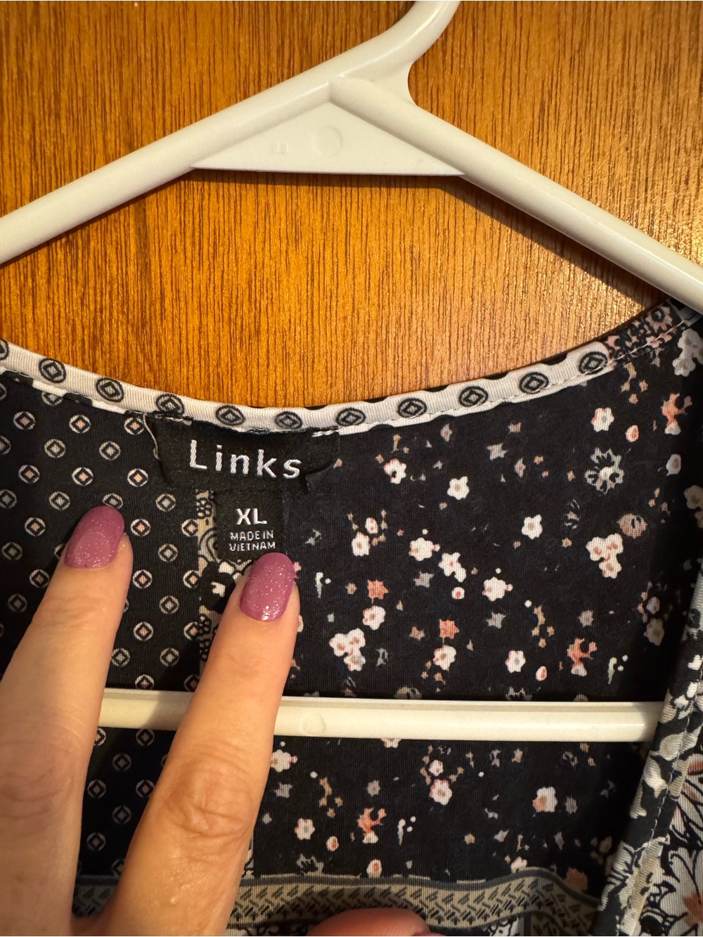 Link Patchwork Floral V-Neck Tunic in Black and Pink - Picture 3 of 4